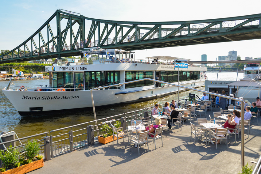 Anlegestelle Frankfurt Eiserner Steg / Mainkai