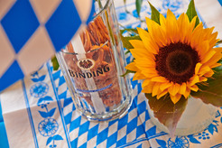 Oktoberfest mal anders  Bayrische Gemtlichkeit an Bord der Primus-Linie