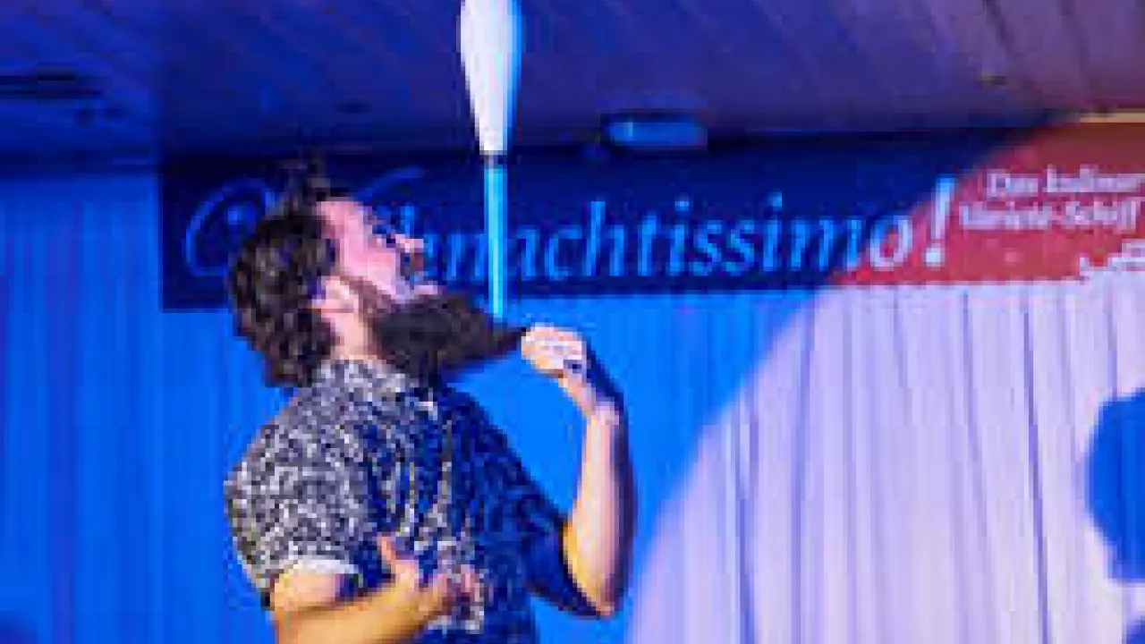 Varieté und festliche Genüsse – Einstimmung auf die Festtage an Bord der Primus-Linie mit „Weihnachtissimo!“