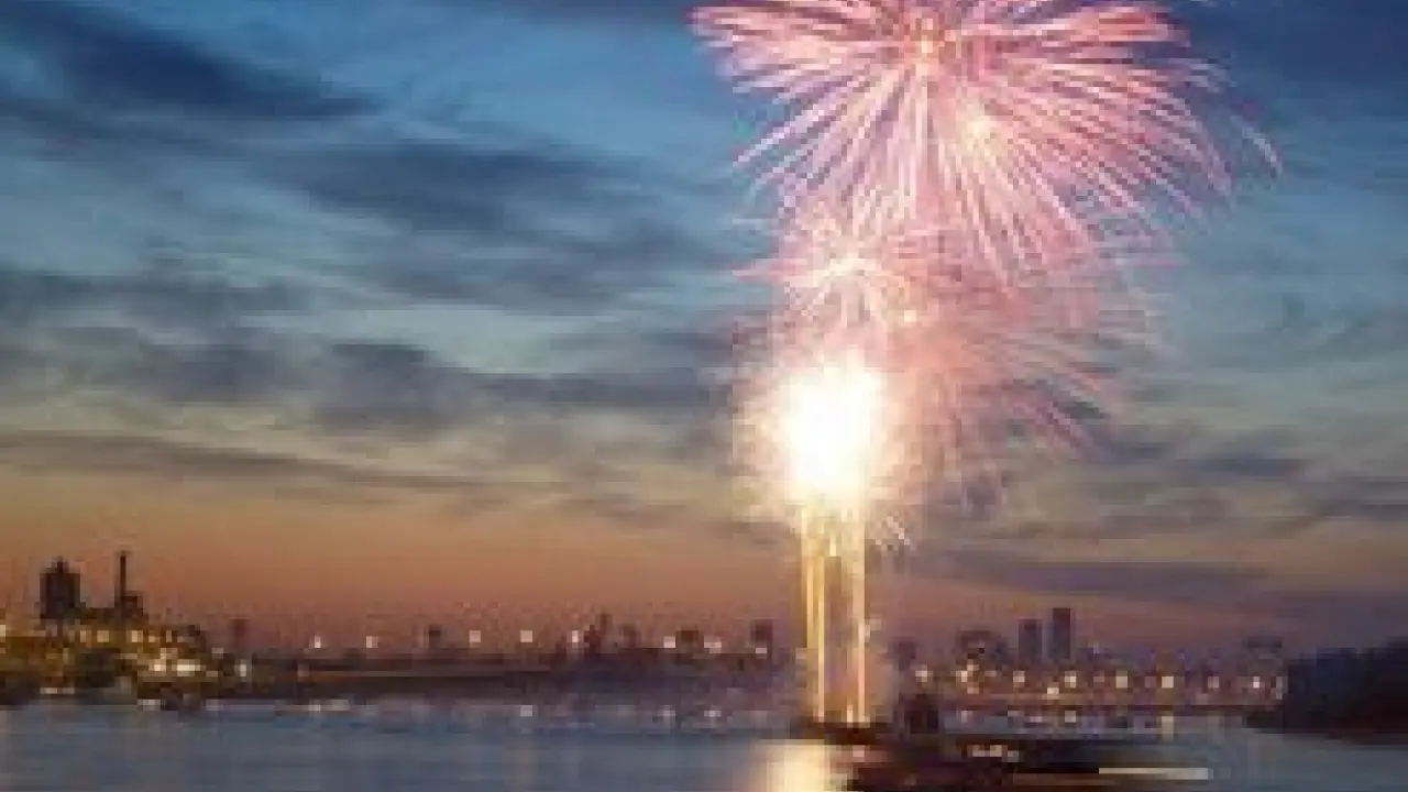 Sommerhighlights bei der Primus-Linie – von Rhein in Flammen bis zu den Mainzer Sommerlichtern ist alles dabei