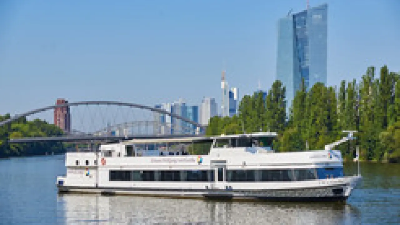 Es geht wieder los – Tägliche Rundfahrten, Skylight-Touren und Tagesfahrten mit der Primus-Linie