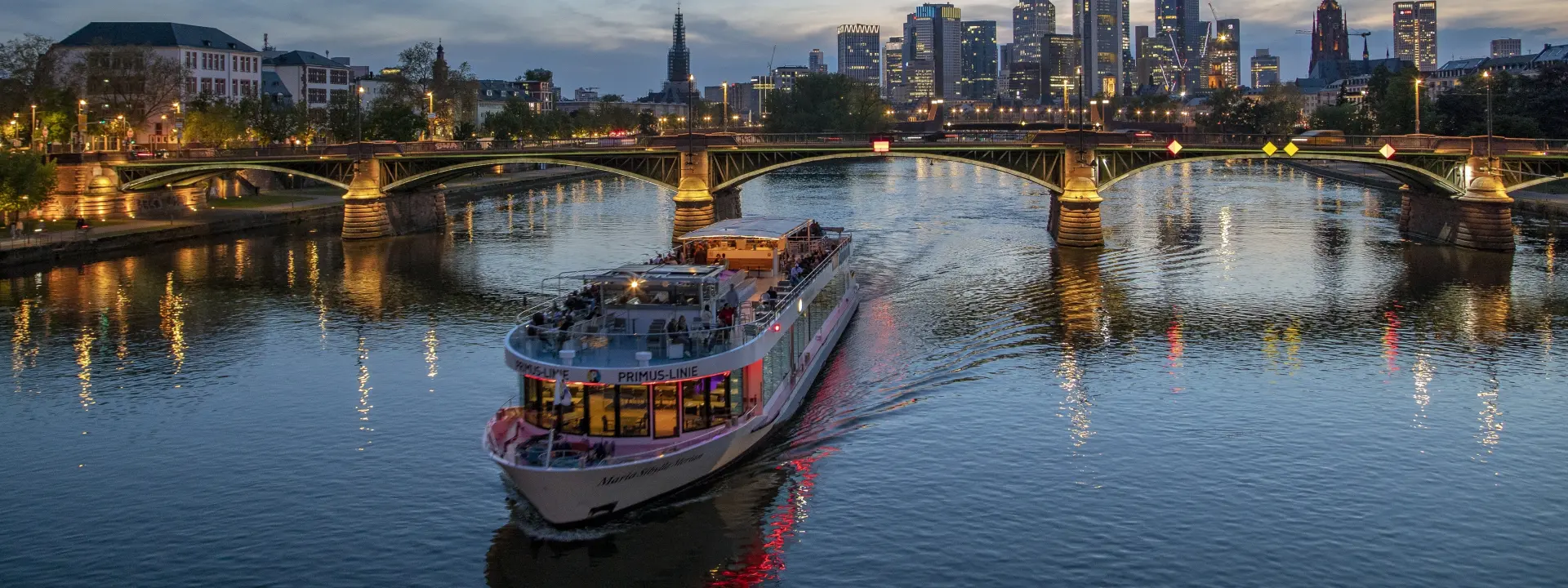 Skyline-Tour: Frankfurt in den Abendstunden