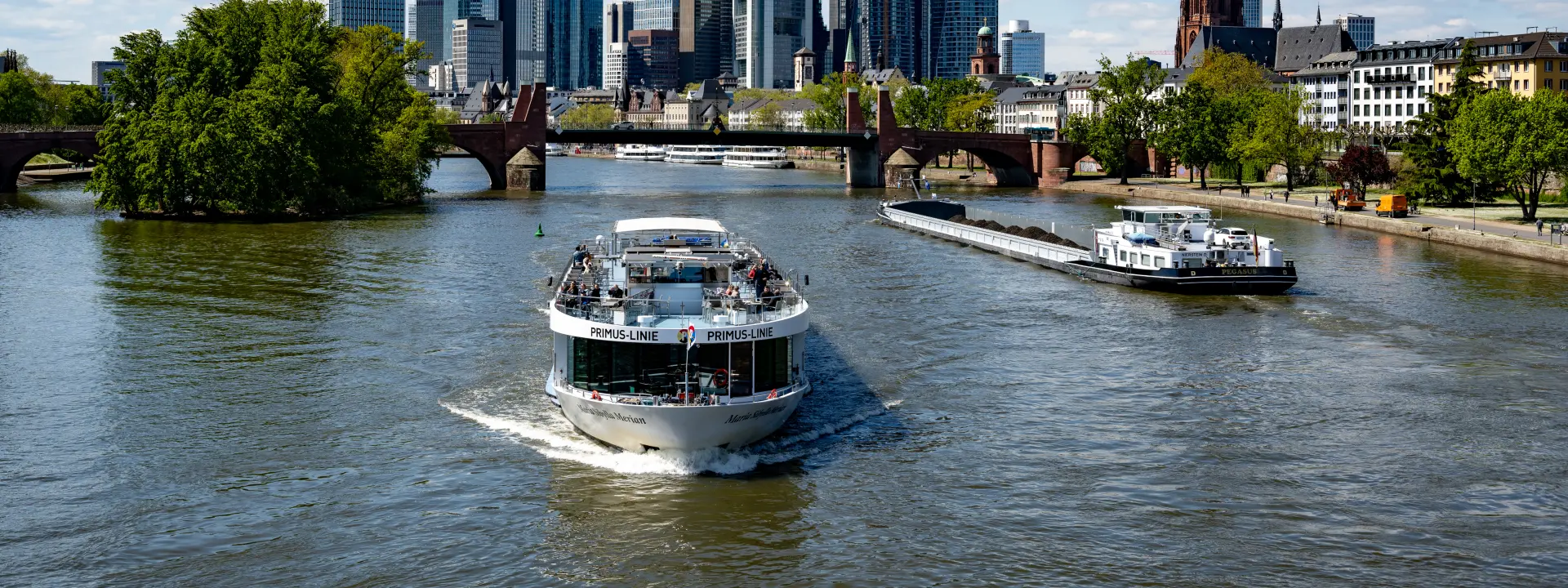 City Tours - our favorite city ♥ daily from 11 AM to 5 PM